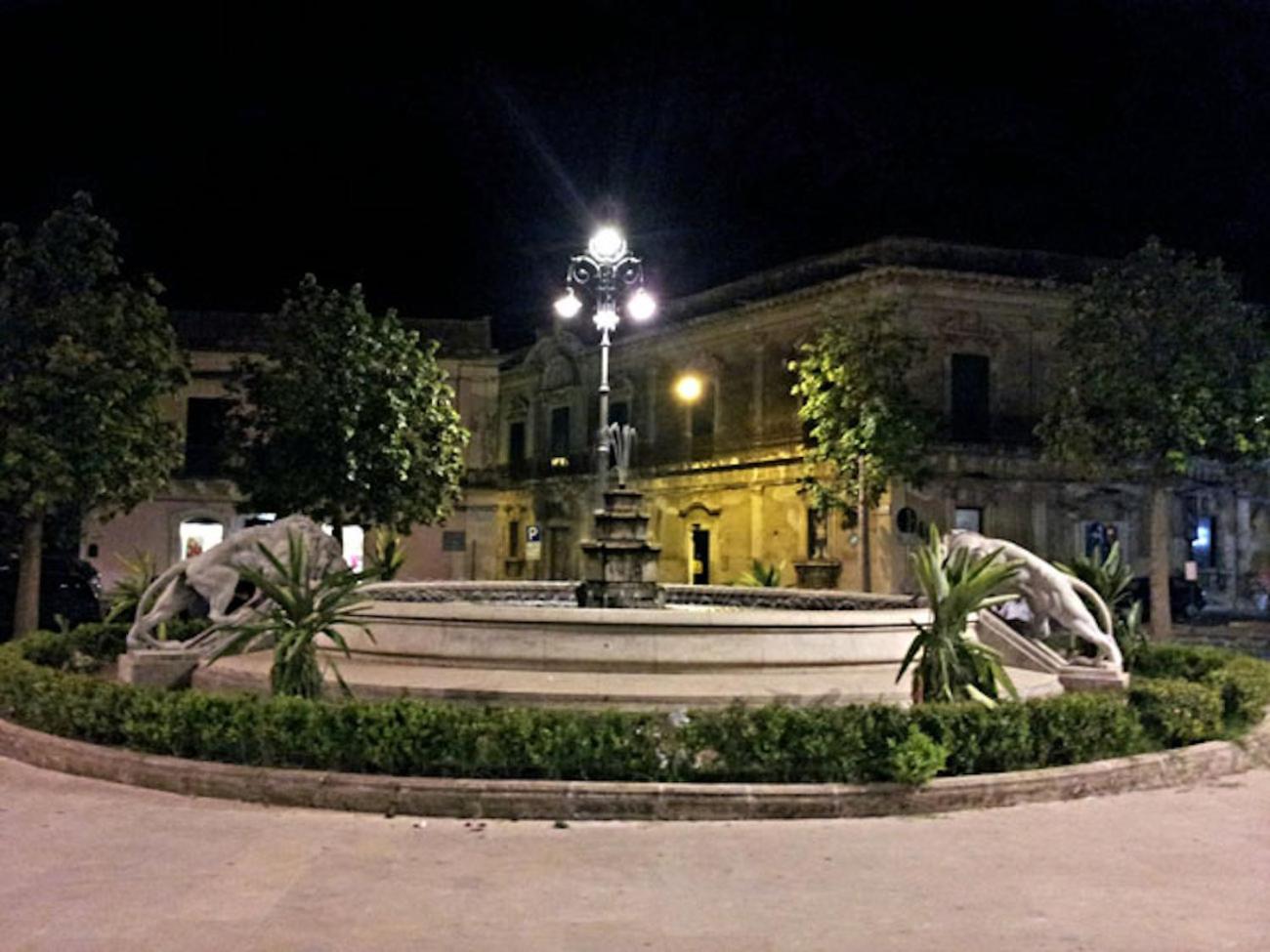 Casa Vacanze Robinson Villa Avola Bagian luar foto
