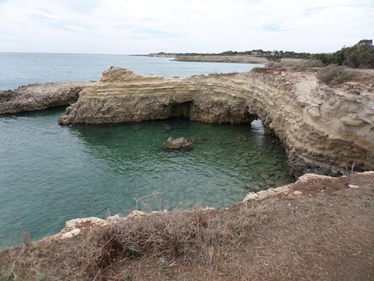 Casa Vacanze Robinson Villa Avola Bagian luar foto