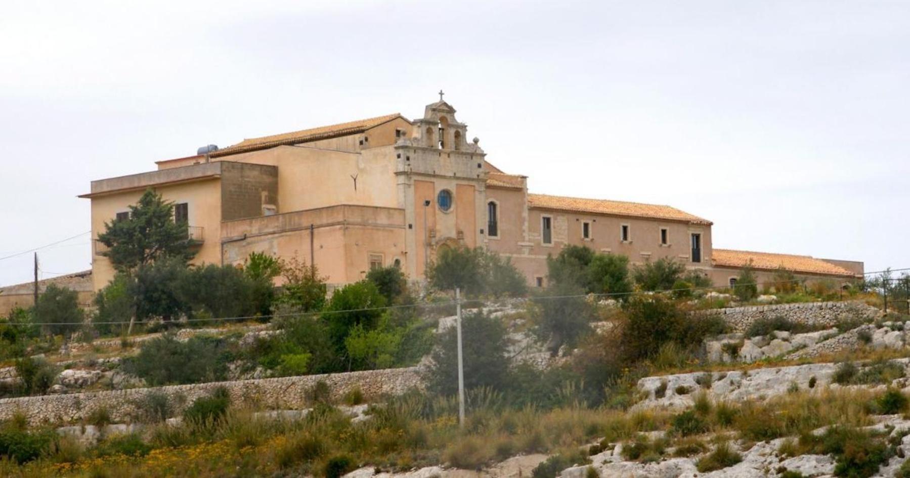 Casa Vacanze Robinson Villa Avola Bagian luar foto