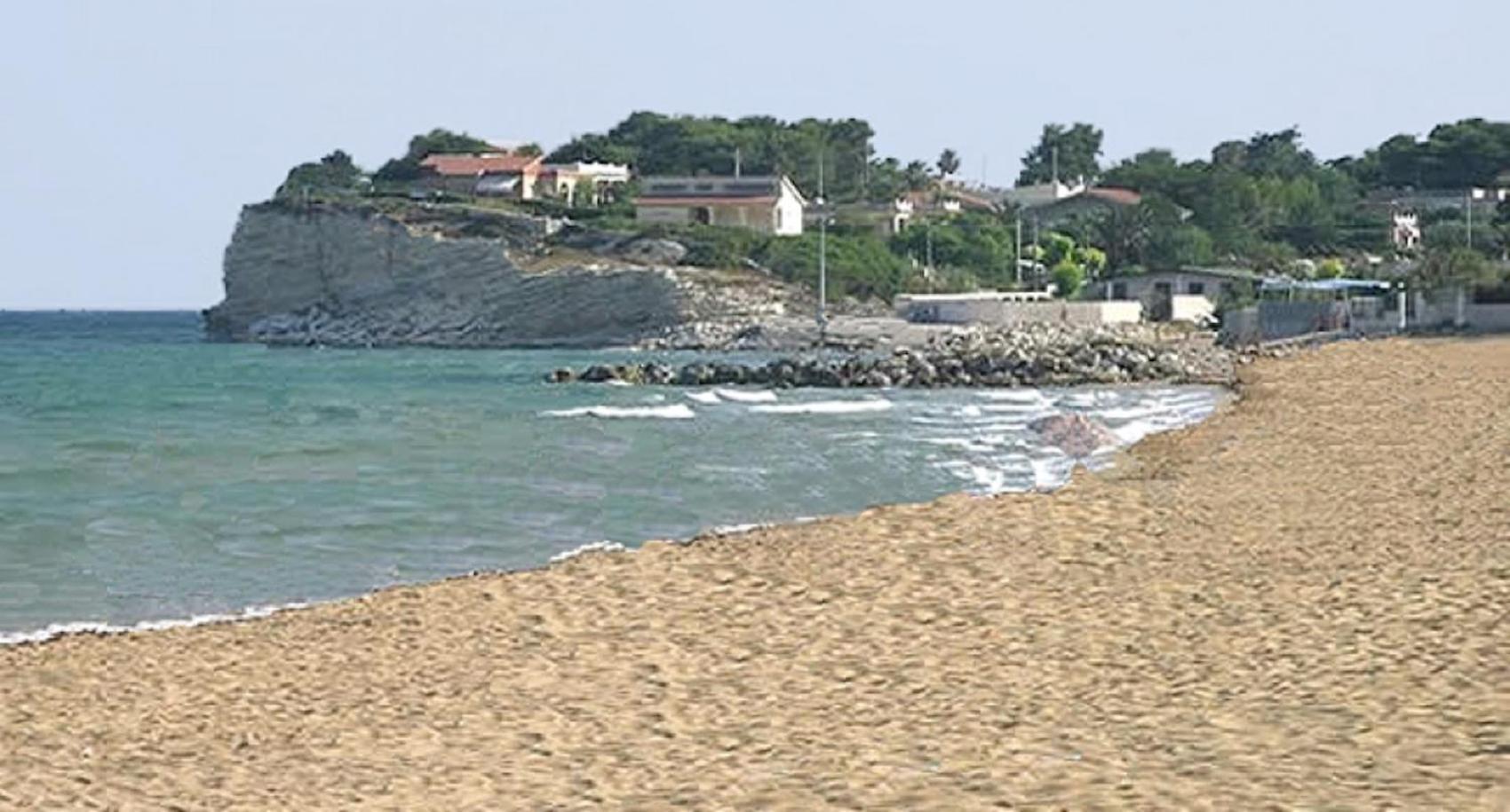 Casa Vacanze Robinson Villa Avola Bagian luar foto