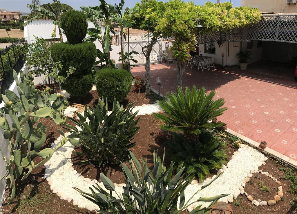 Casa Vacanze Robinson Villa Avola Bagian luar foto